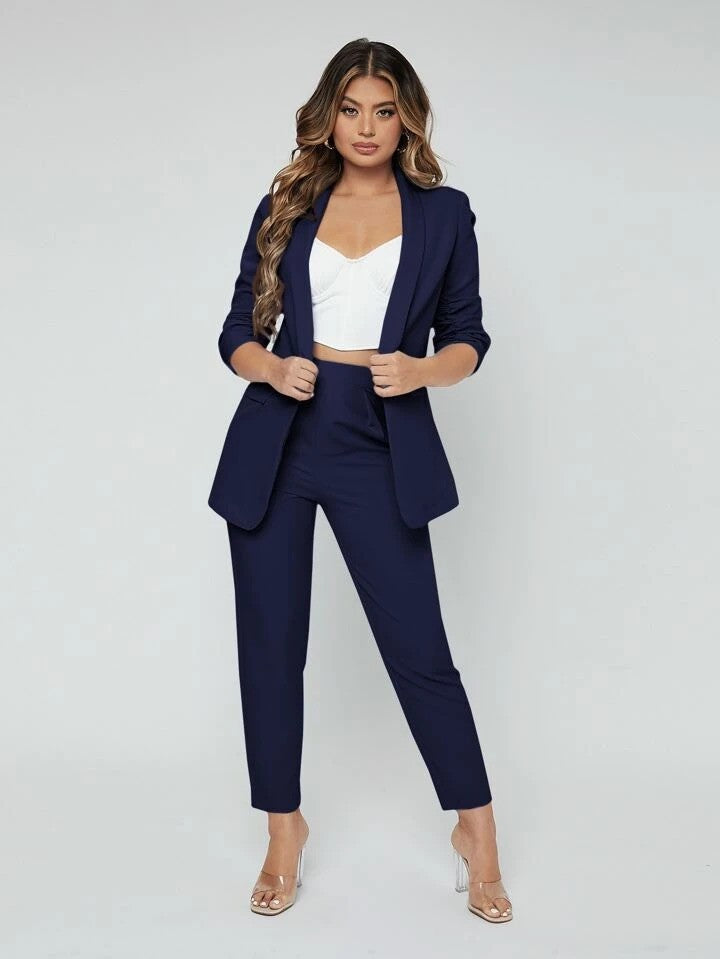 Elara – Elegant tweedelig pak met op maat gemaakt jasje en stijlvolle broek
