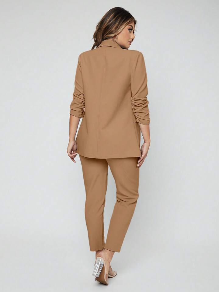 Elara – Elegant tweedelig pak met op maat gemaakt jasje en stijlvolle broek