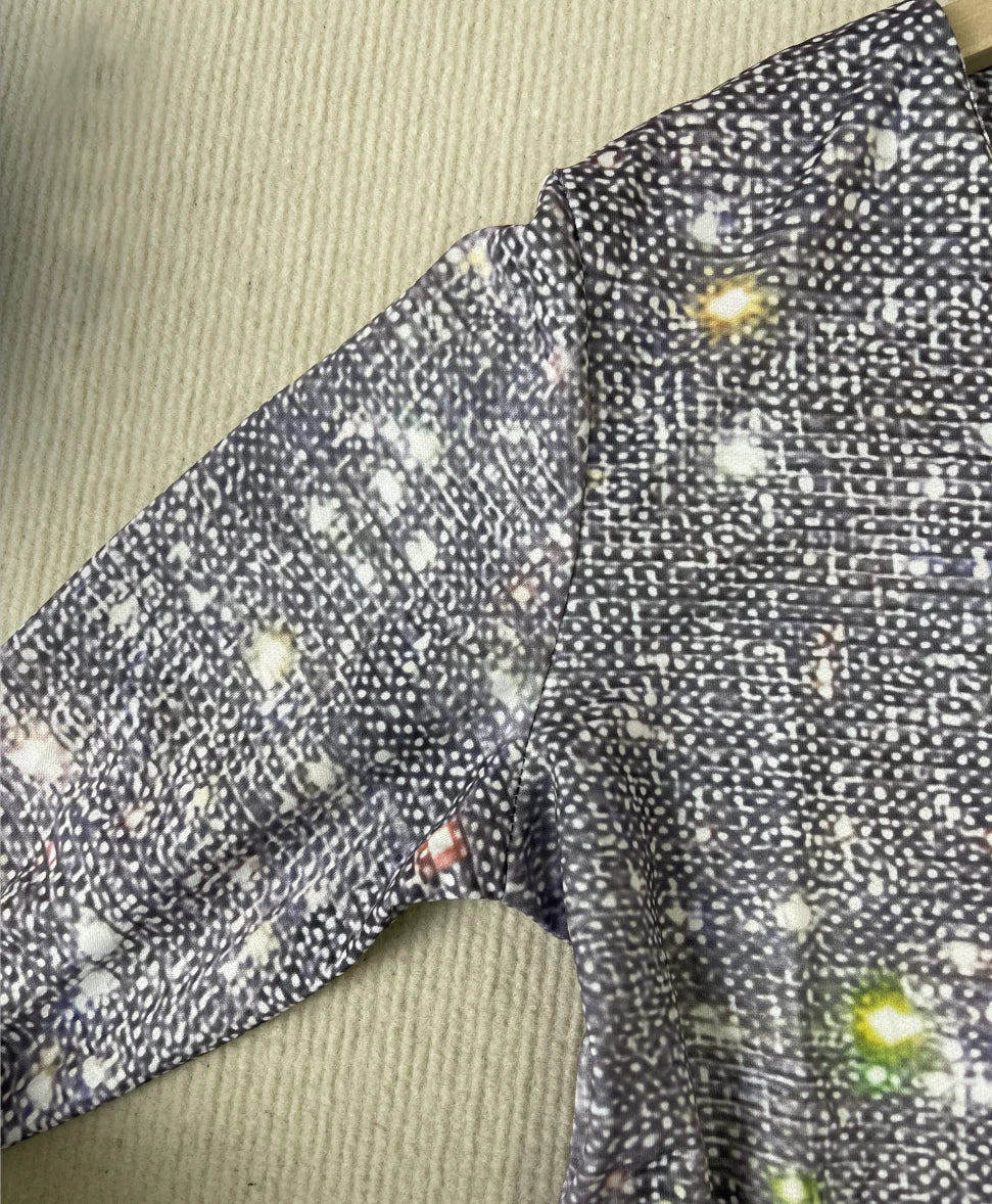 Ella - Top met zilveren metallic print voor de feestdagen