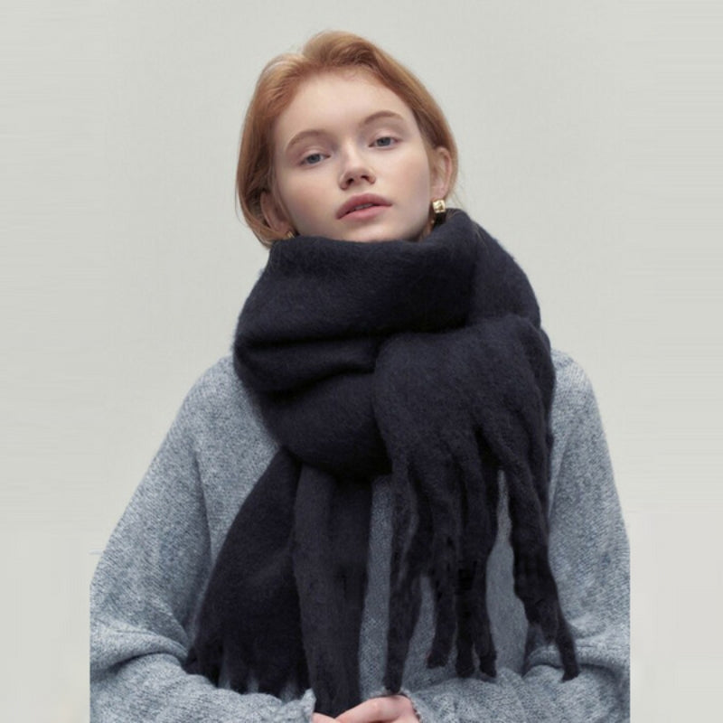 Zoe – Grote Sjaal met Decoratief Kwastjesontwerp