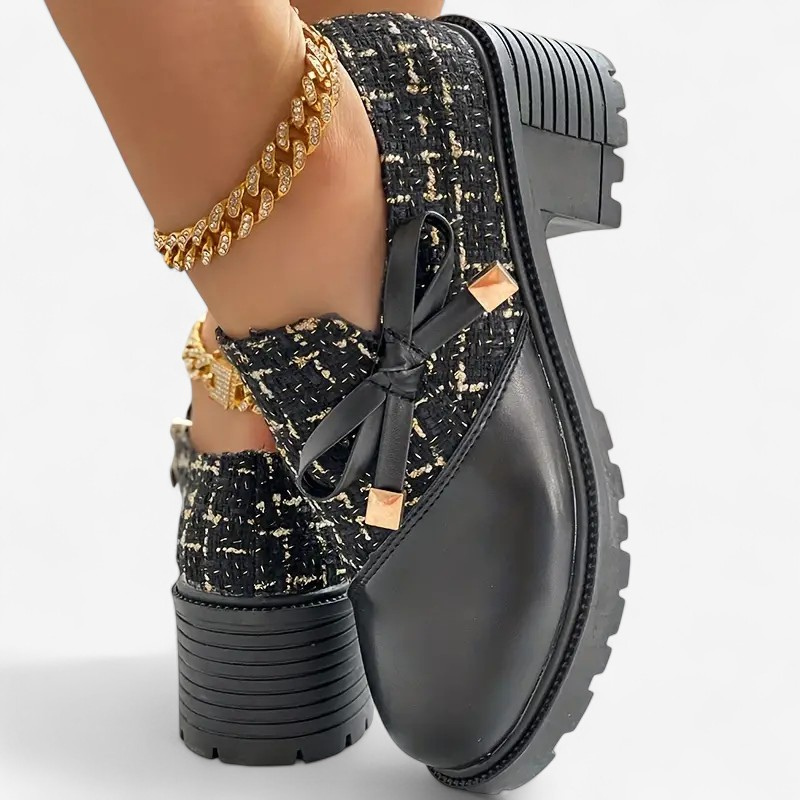 Clara – Leren Schoenen met Dikke Hak in Klassiek Design