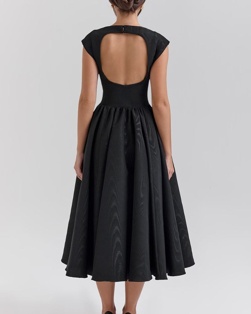 Athena - Elegante jurk met flatterende taille en open rugontwerp