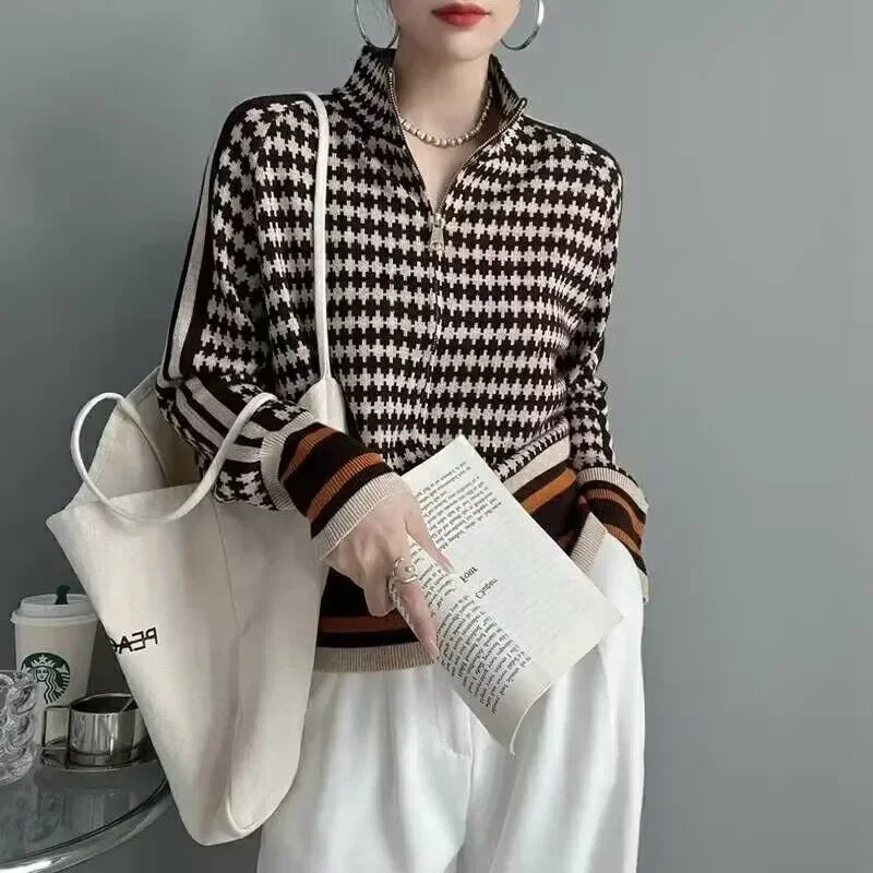 Amira – Jack met lange mouwen opstaande kraag en ritssluiting