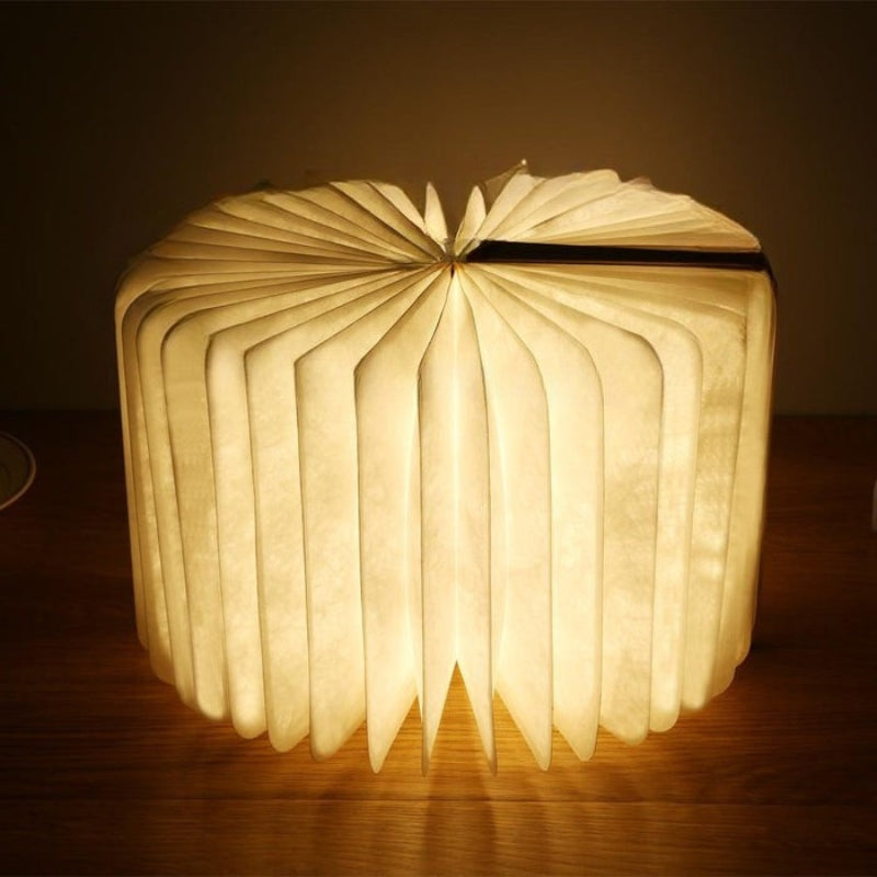 LumiBook – Oplaadbare LED Lamp met Vouwbaar Boekenontwerp