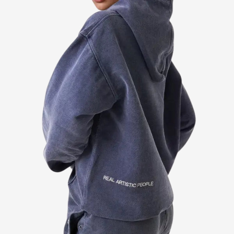 ComfyStreak – Hoodie met Lange Mouwen Voorzakken en Geribde Details