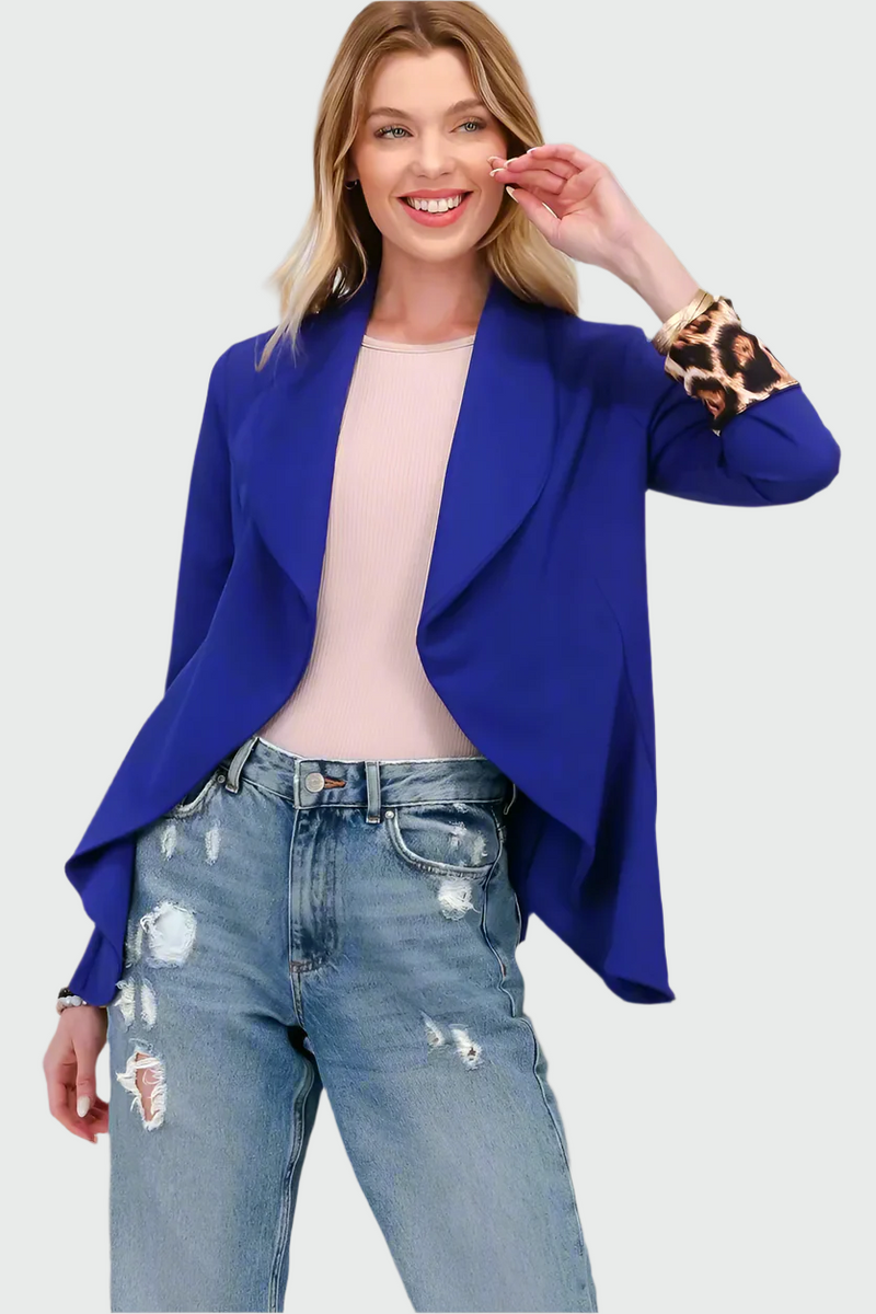 Amara - Modren open voorkant blazer met opgerolde mouwen en comfortabele pasvorm