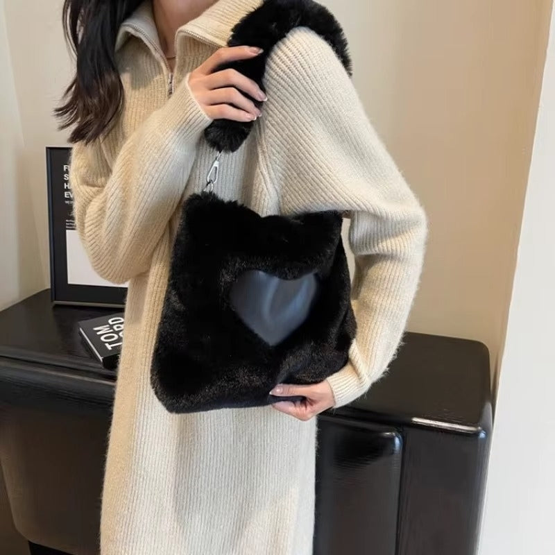 Olivia – Handtas met Hartdetail en Schouderbanden