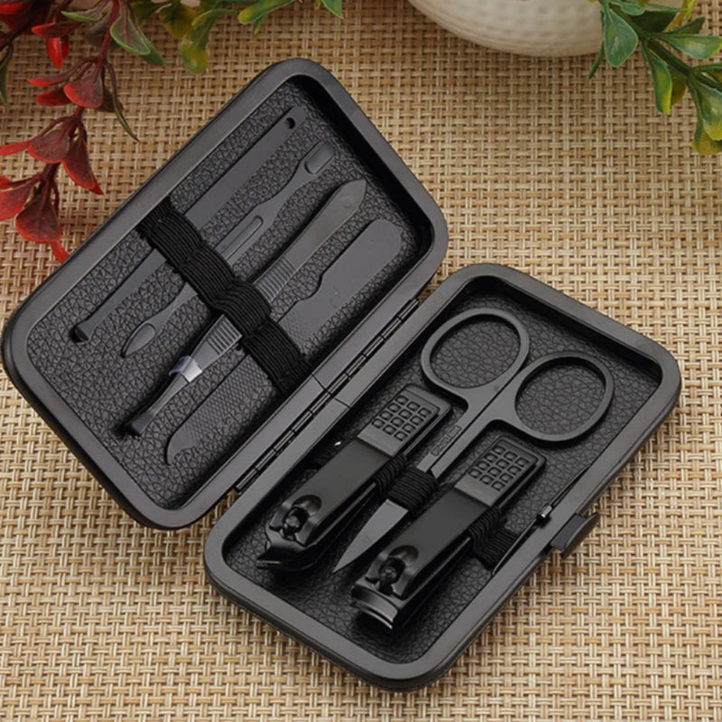 NailPro – Precisie verzorgingsset met compacte tools en slimme reiskoffer