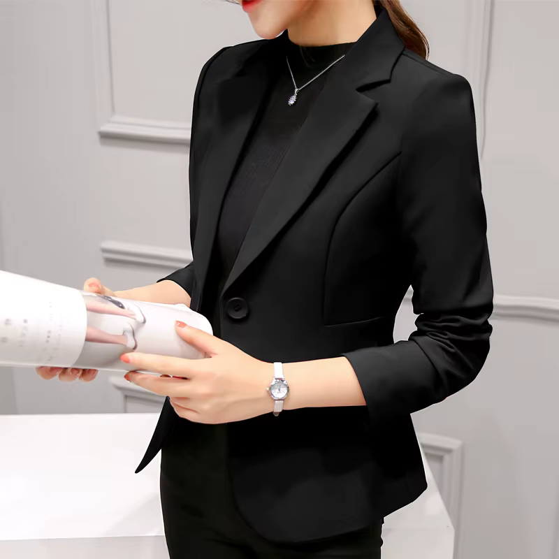 Anna – Enkellang Blazer met Reverskraag en Knoopsluiting