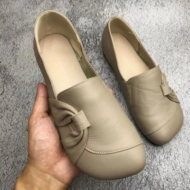 Amara - Elegante Slip On Schoenen met Afgeronde Voorkant en Ondersteunende Lage Hak