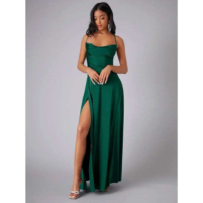 Avani – Elegante maxi-jurk met zijsplit en verstelbare bandjes