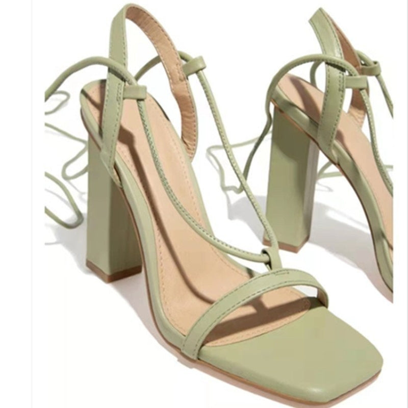 Luna – Trendy Sandalen met blokhak met verstelbare enkelsluiting en dunne bandjes