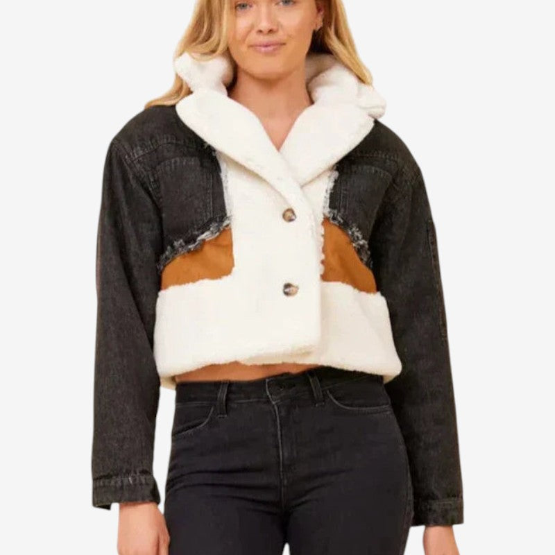 Anna – Lange Mouw Jas met Reverskraag en Knoopsluiting