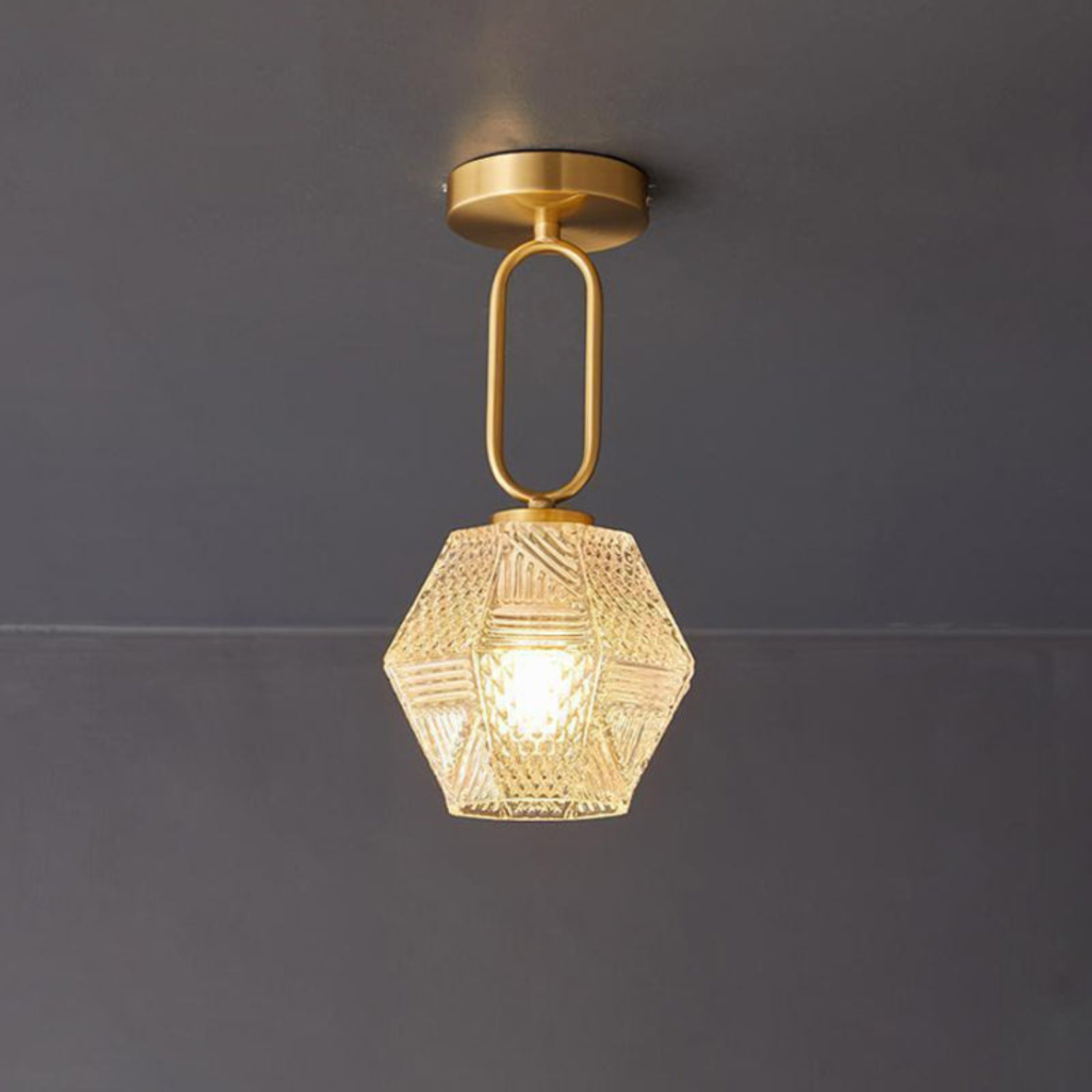 LumiDeco – Plafondlamp van Messing en Glas met Diamantslijp Ontwerp