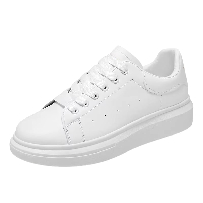 Robert – Ademend Sneakers met Vetersluiting en Ronde Teen