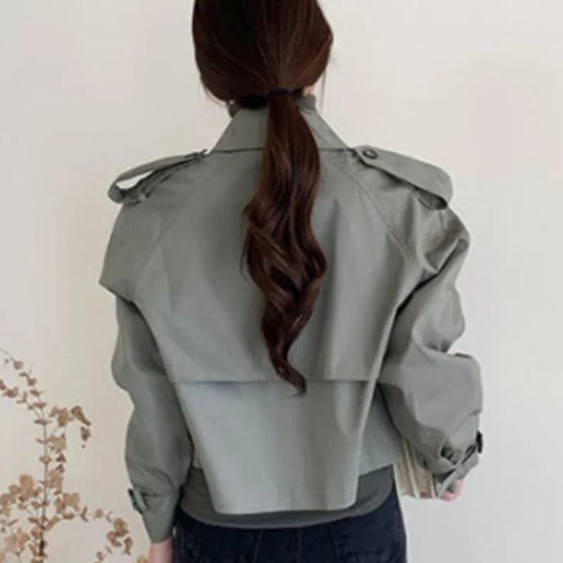 Lina – Lange Mouw Jas met Omslagkraag en Dubbele Knopen