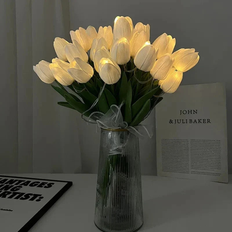 FloralGlow – Draagbare LED-tulpenlamp met bloemenmotief en zachte sfeerverlichting