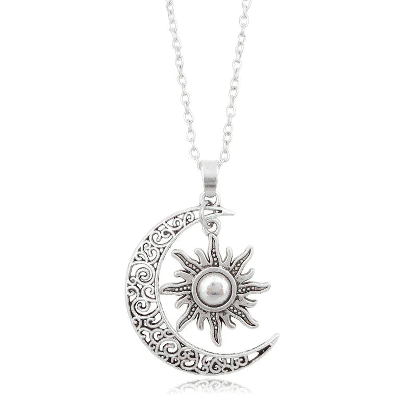 Selena - Hemelse hangerketting met elegant zon en maanontwerp voor sierlijke charme