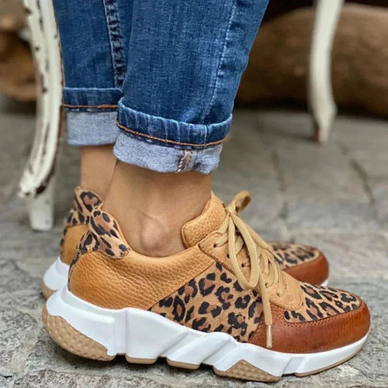 Freya -Sneakers met luipaardprint, dikke zool en antislipgrip