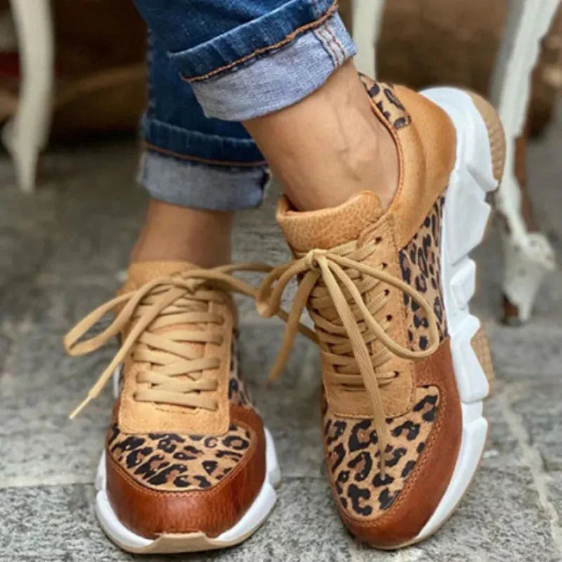 Freya -Sneakers met luipaardprint, dikke zool en antislipgrip