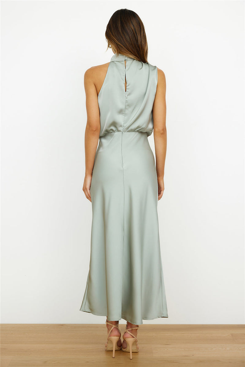 Claudia - Elegante Satijnen Midi Jurk met Asymmetrische Ruches Halslijn