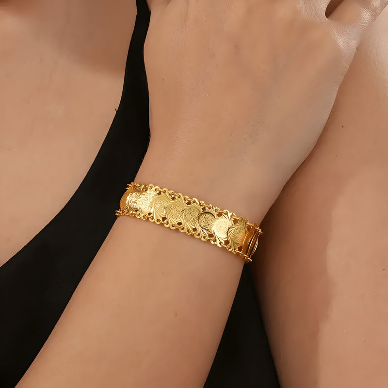 Lily - Elegante armband met tribal geïnspireerd ontwerp en 18k gouden coating voor stijl