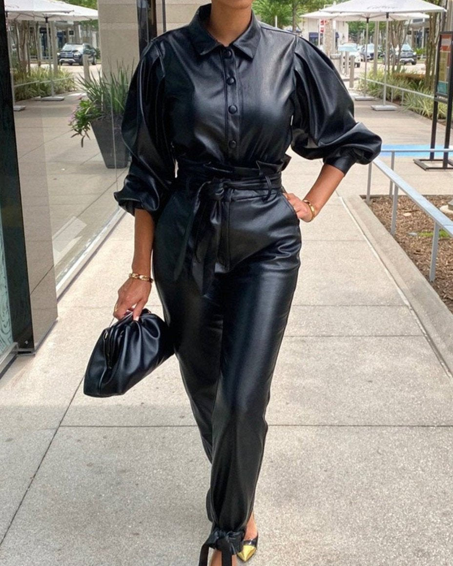 Valeria - Geraffineerde jumpsuit met knoopsluiting en flatterende tailleband