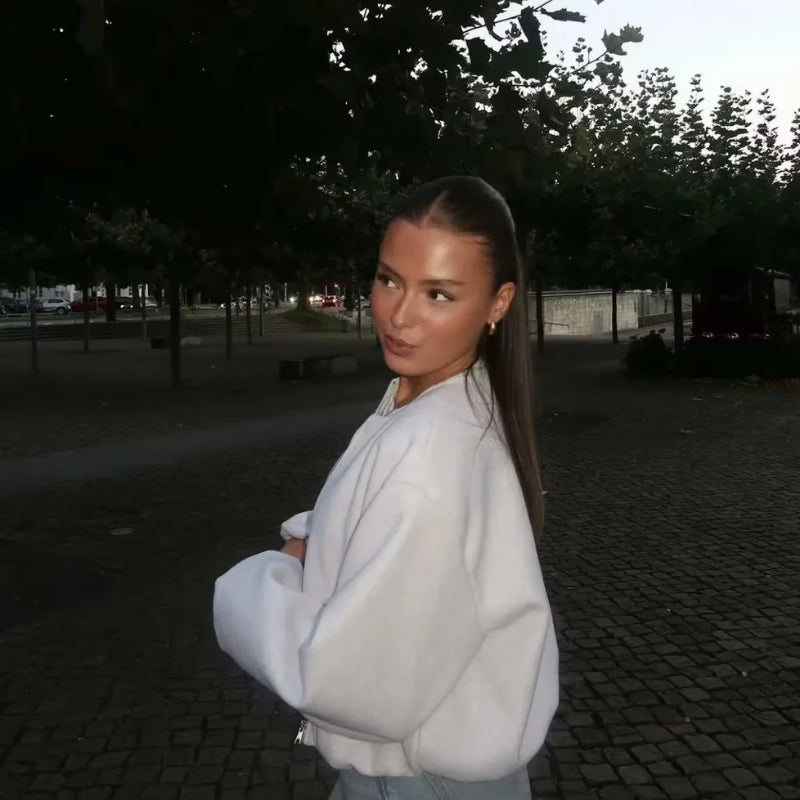 Ava – Korte bomberjack met rits en lange mouwen