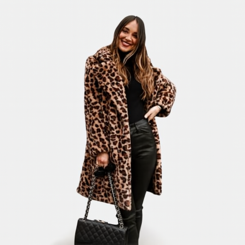 Leona – Jas van imitatiebont met luipaardprint en reverskraag