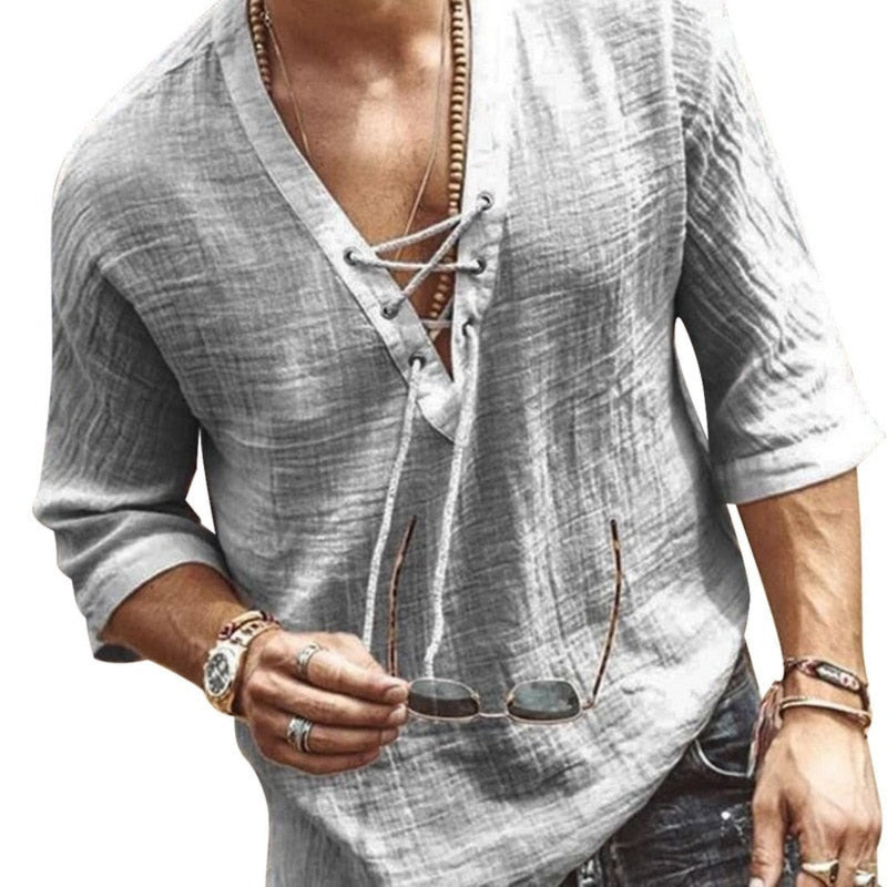 Kay – Relaxed shirt met open halslijn en lange mouwen