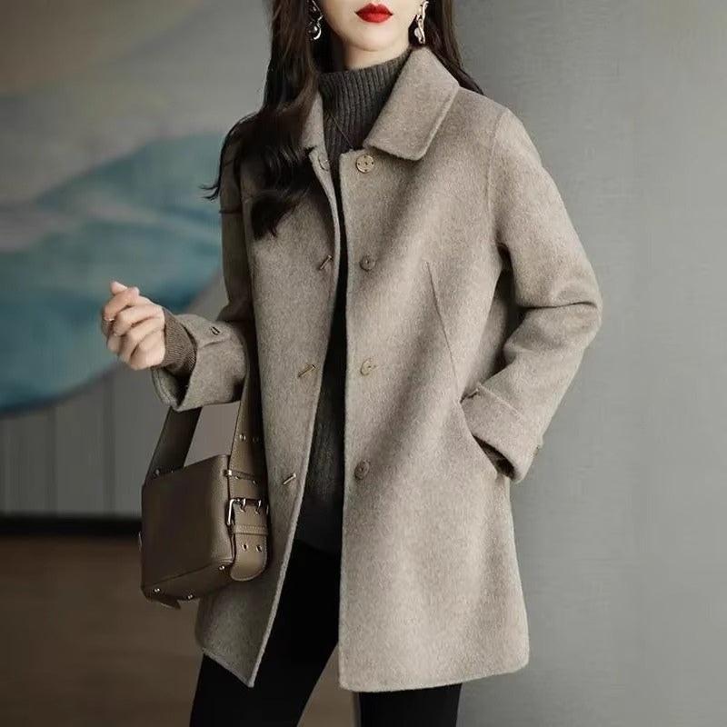 Leah – Jas met Lange Mouwen Knoopsluiting en Omlaagliggende Kraag