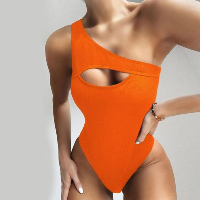 Maria – Elegant badpak met één schouder open voorkant en comfortabele pasvorm