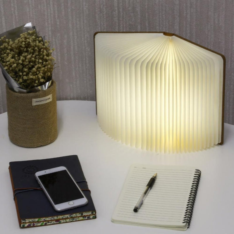 LumiBook – Oplaadbare LED Lamp met Vouwbaar Boekenontwerp