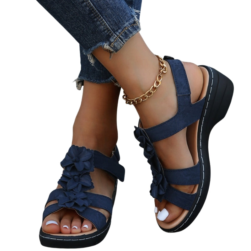 Lily – Stijlvolle Bloemen Buckle Sandalen met Open Teen