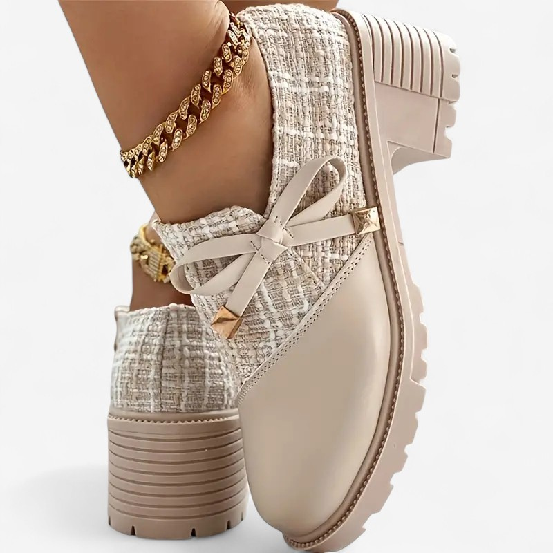 Clara – Leren Schoenen met Dikke Hak in Klassiek Design