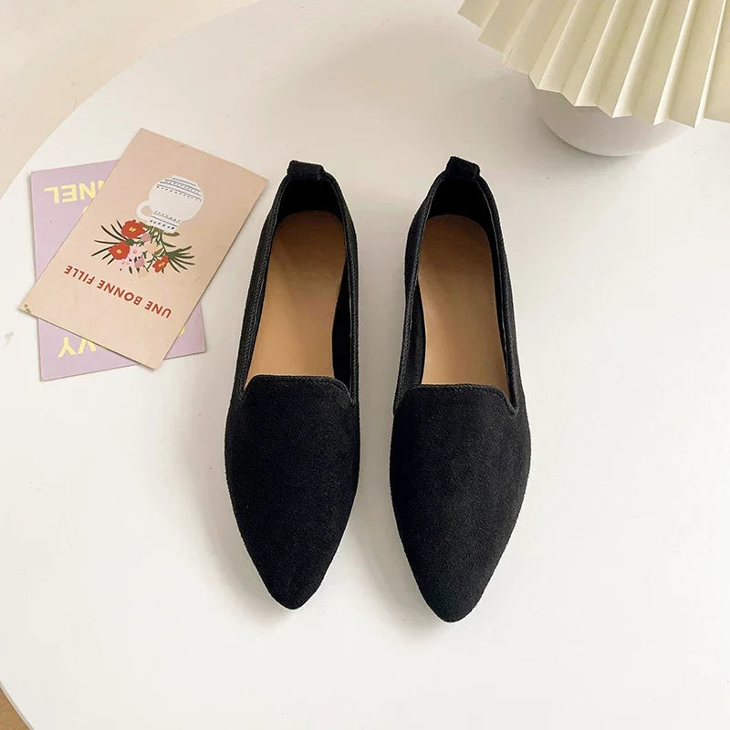 Lena - Slanke Slip-On Schoenen met Puntige Teen, Veilige Pasvorm en Platte Zool