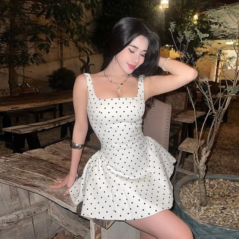 Sophia – Polkadot minijurk met verstelbare bandjes