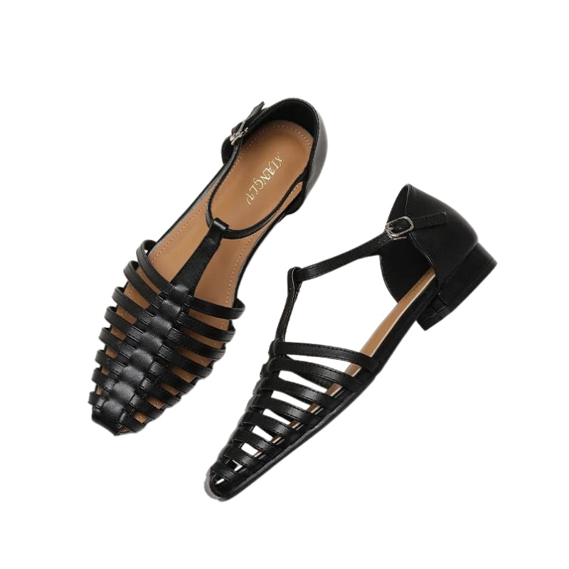Nina – T Strap Sandalen met Gesp en Puntige Teen