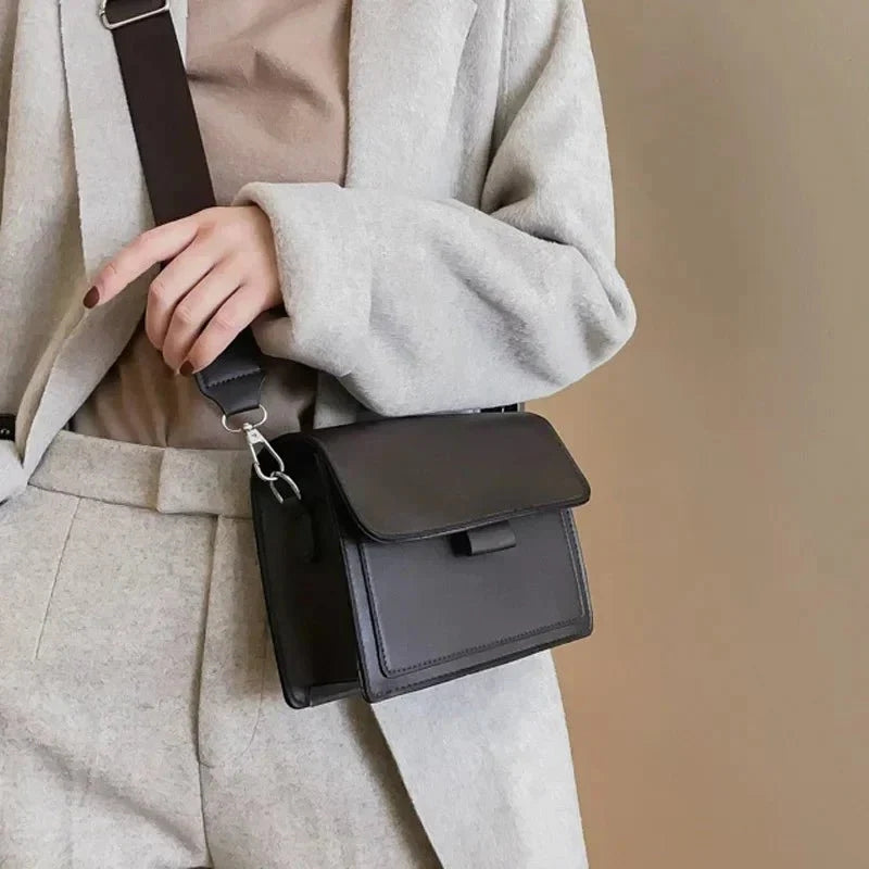Leony - Stijlvolle Flap Schoudertas met Veilige Sluiting en Compact Ontwerp