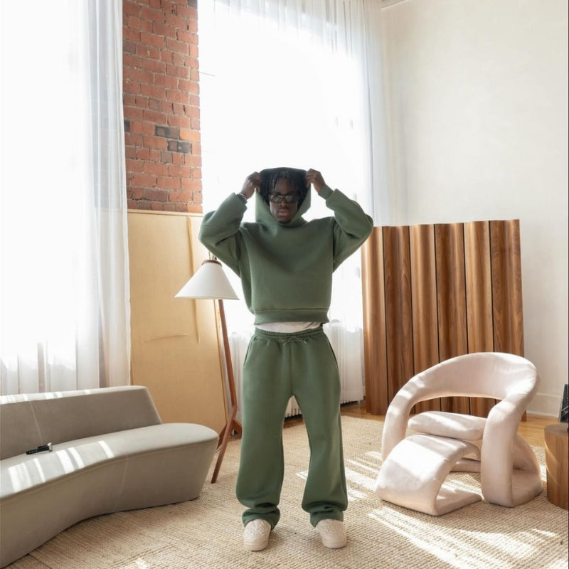 Nicholas – Tweedelige Set met Lange Mouwen Hoodie en Wijd Pijp Broek