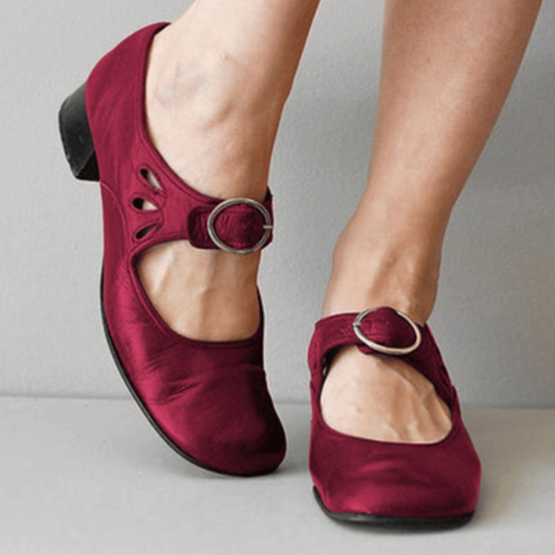 Melina - Klassieke gespschoenen met ronde voorkant en lage blokhak