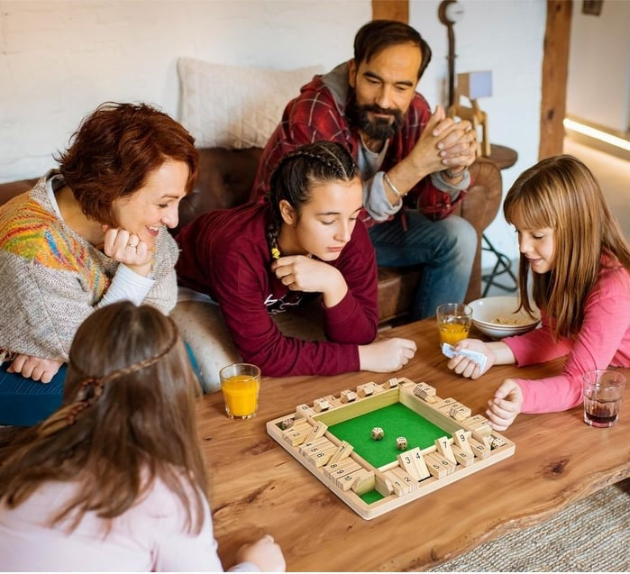 CloseBox - Strategiespel met houten dobbelstenen voor plezier en leren