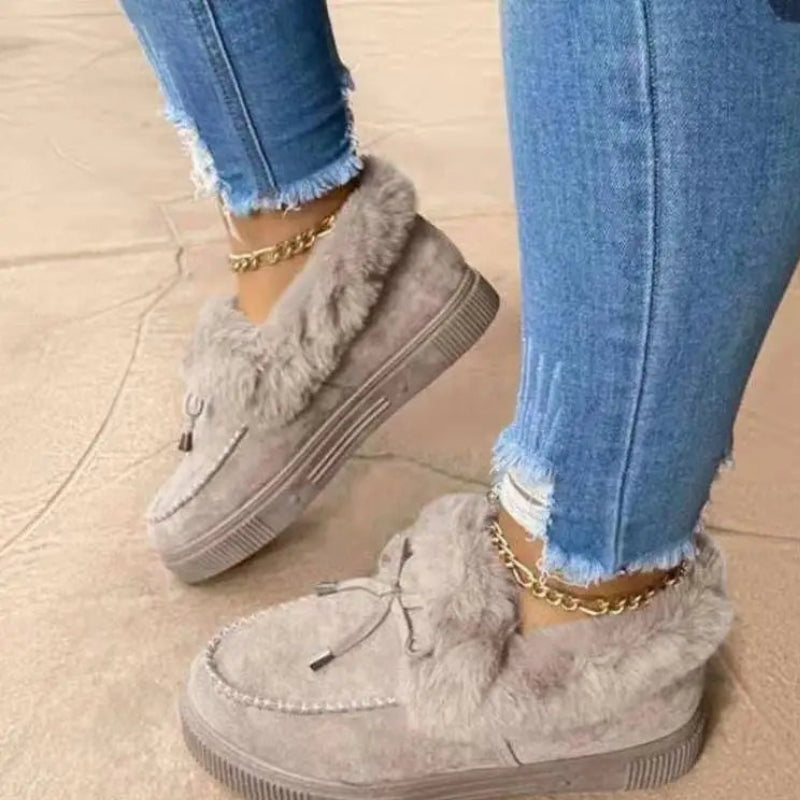 Amanda - Ronde teen Schoenen met Decoratieve Kwast en Slip On Ontwerp