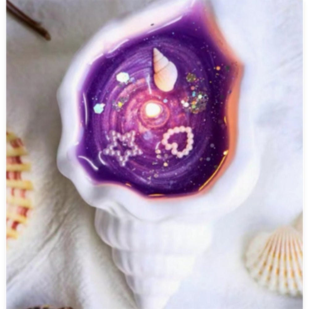 AquaLume - Tranquil Sea Breeze geurkaars met decoratieve schelp en fantasiedetails