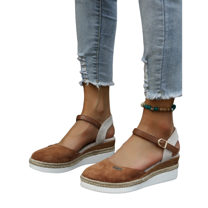 Mia - Wedge sandalen met gesloten neus en gespsluiting