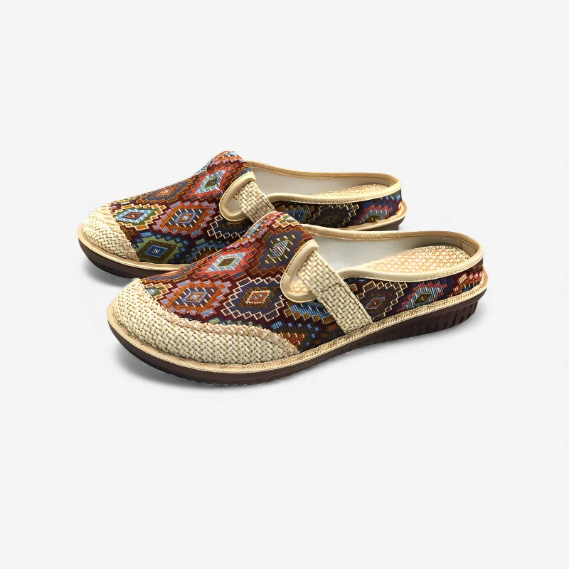 Demi – Pantoffels met Ronde Neus en Geborduurd Ontwerp