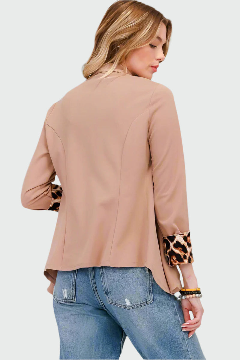 Amara - Modren open voorkant blazer met opgerolde mouwen en comfortabele pasvorm