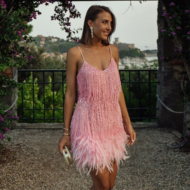 Anna – Elegante Witte Cocktailjurk met Franjes en Verenafwerking