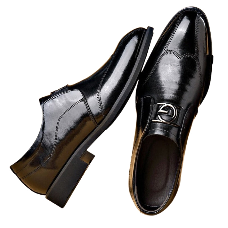 Lincoln – Moderne schoenen met puntneus en gespontwerp
