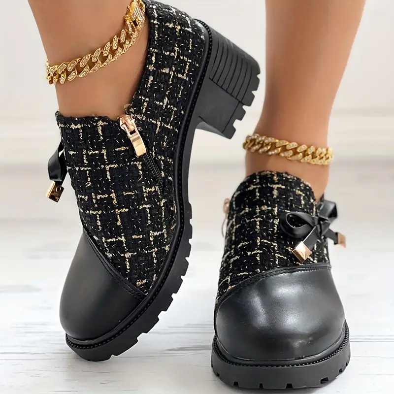 Clara – Leren Schoenen met Dikke Hak in Klassiek Design